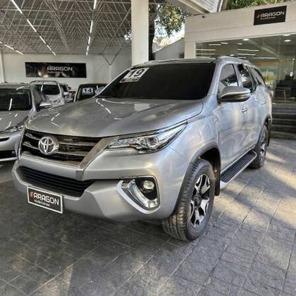 TOYOTA HILUX SW4 2.8 SRX 4X4 7 LUGARES 16V TURBO INTERCOOLER DIESEL 4P AUTOMÁTICO